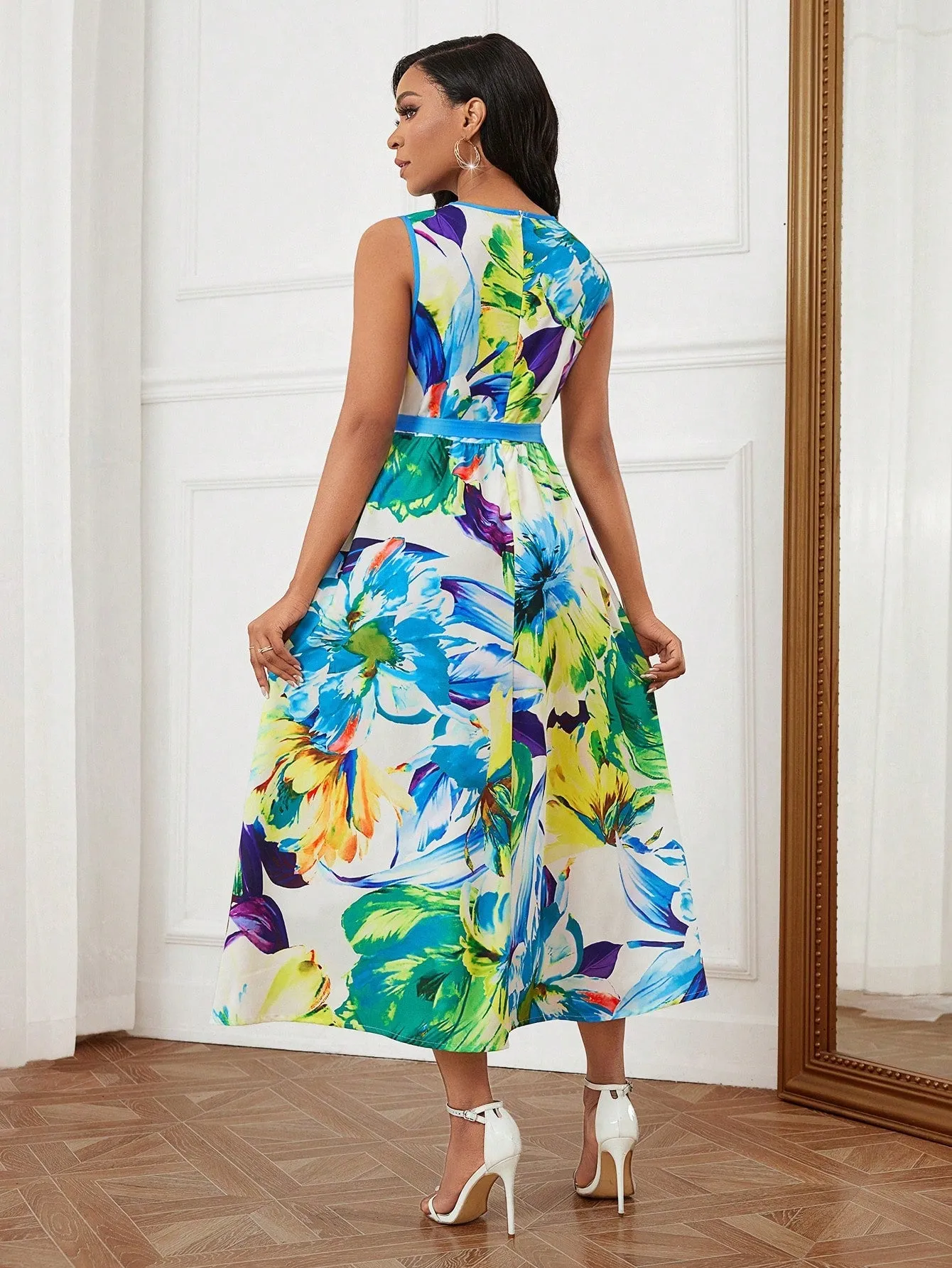 Floral Print Sleeveless Round Neck Midi Dress