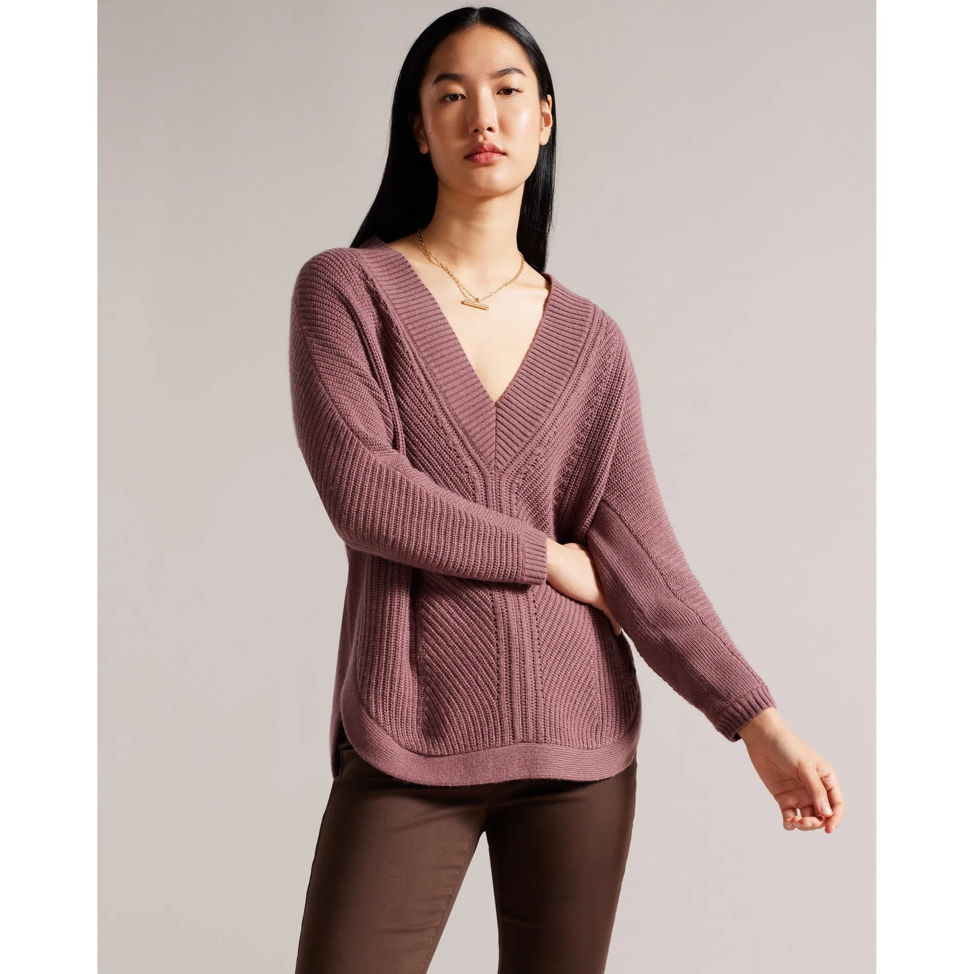 Women Wmk-Lerissa-Engineered Slouchy V Neck Sweater - Taupe